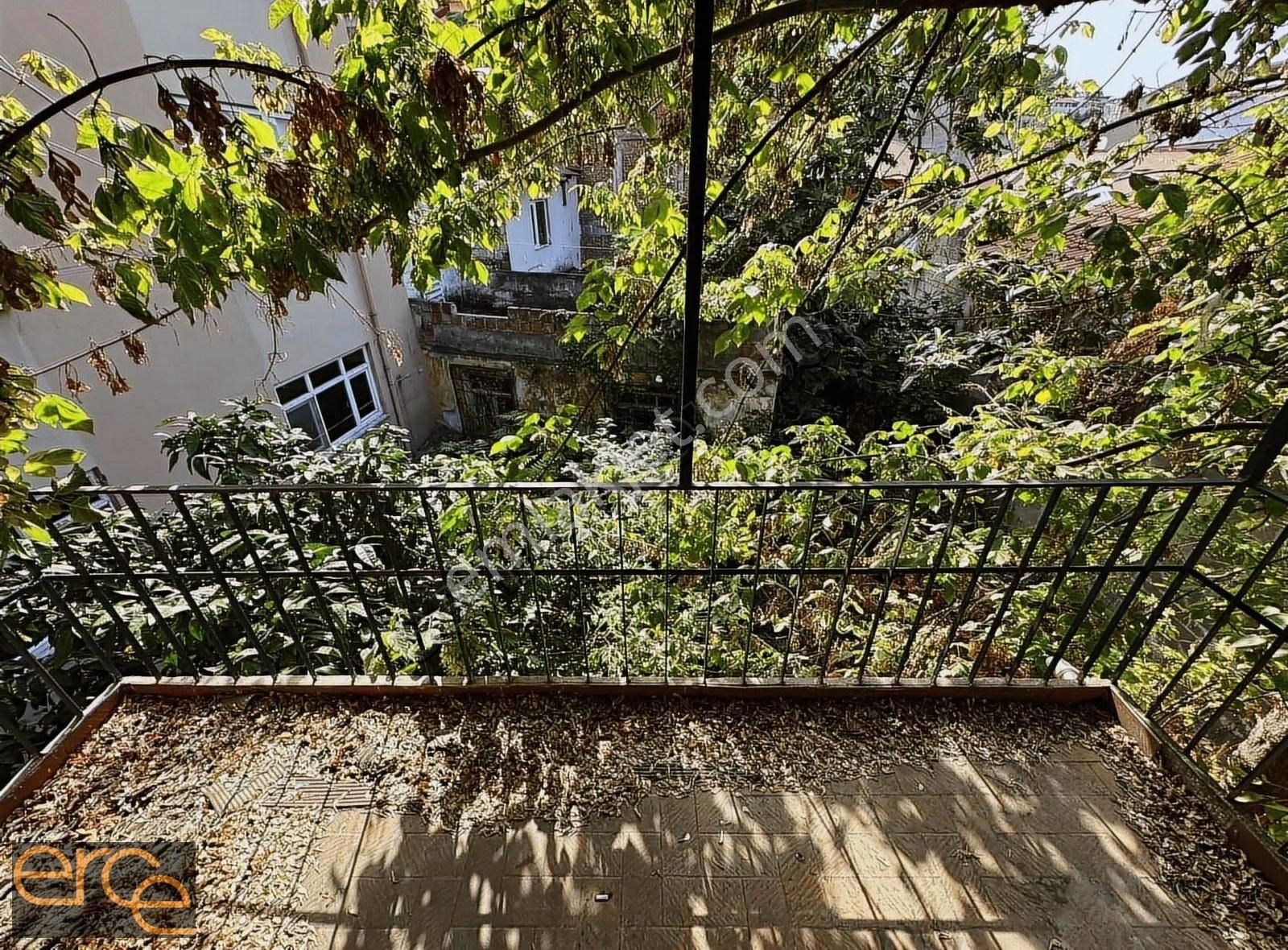 Esentepe Mahallesinde Fırsat Bahçeli Ev - Görsel 3