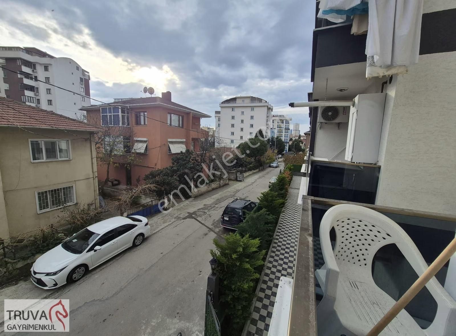 Bahçelievlerde Az Katlı Binada Balkonlu 2+1 Satılık Daire - Görsel 15