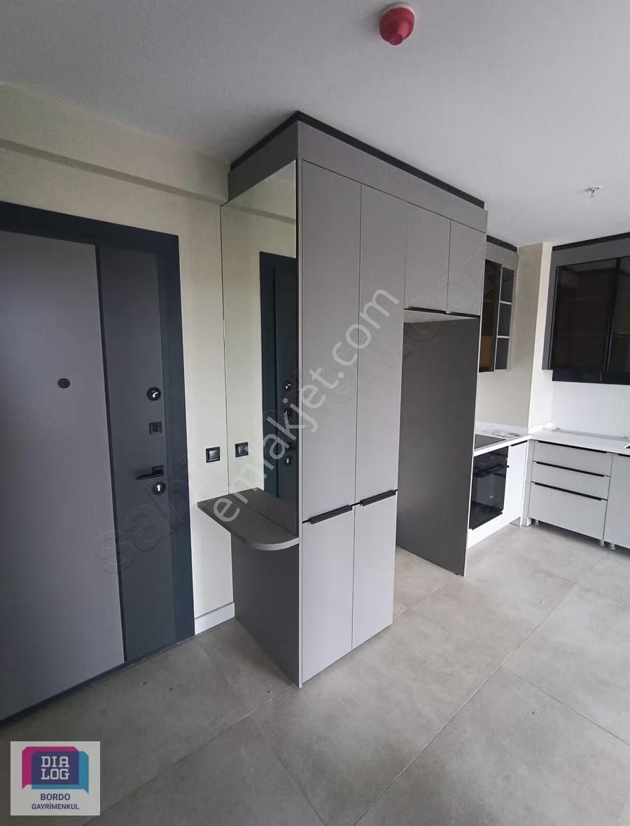 Bordo Yaşam'da Lüks Acil Kiralık Köşe Daire - Görsel 7