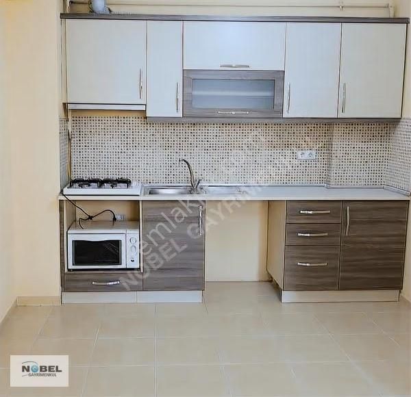 Nevçarşıya 200 Metre Genç Bina 1+1 Üsküdar