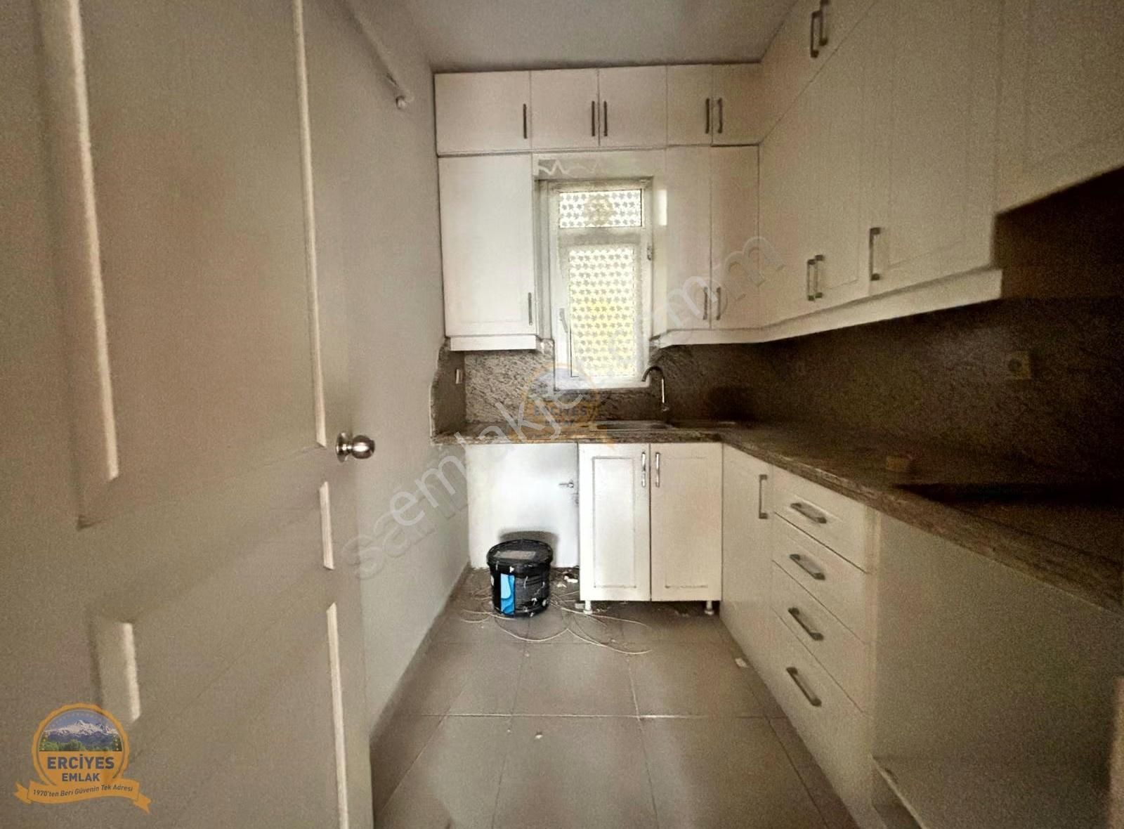 Erciyes'den Feneryolunda 3+1 Balkonlu, Kombili 125 M² Kiralık - Görsel 14