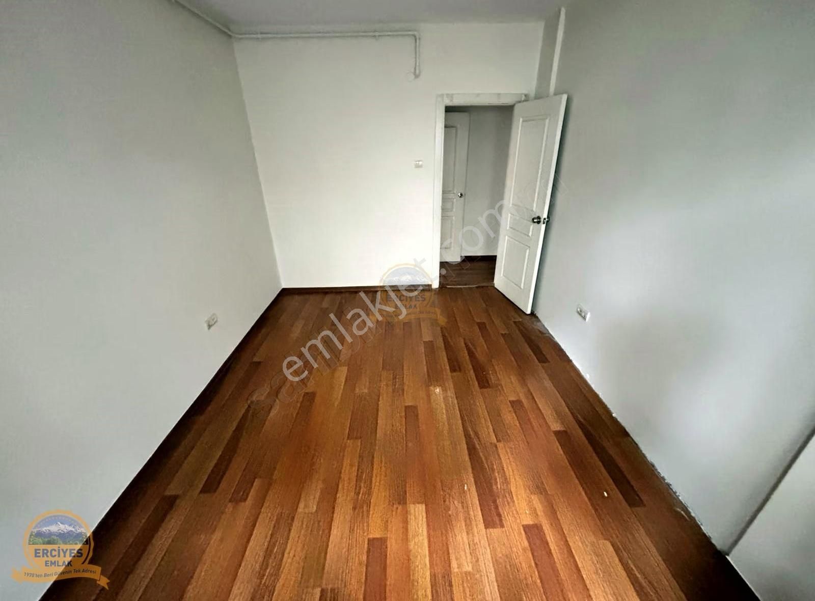 Erciyes'den Feneryolunda 3+1 Balkonlu, Kombili 125 M² Kiralık - Görsel 10