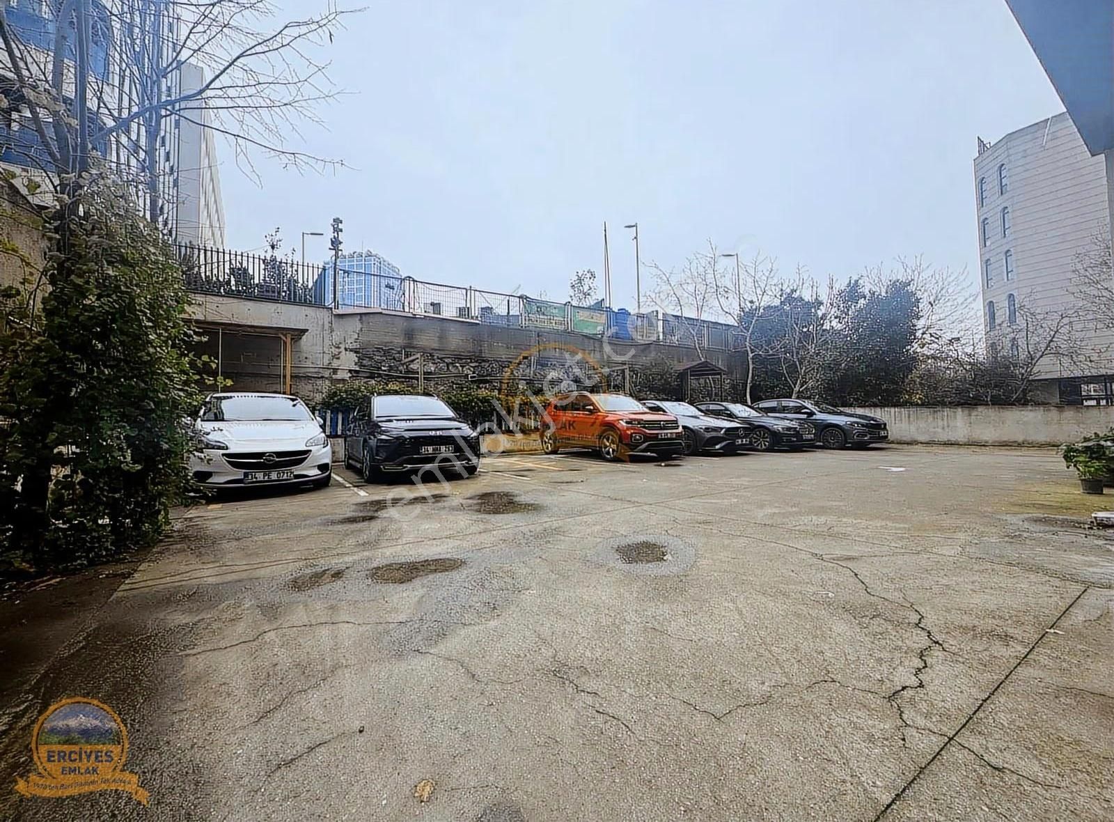 Erciyes'den Kozyatağı'nda Kombili 2+1 Balkonlu 5 Yaşında Binada - Görsel 32