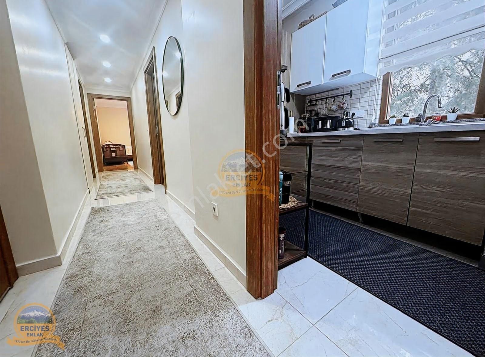 Erciyes'den Kozyatağı'nda Kombili 2+1 Balkonlu 5 Yaşında Binada - Görsel 30