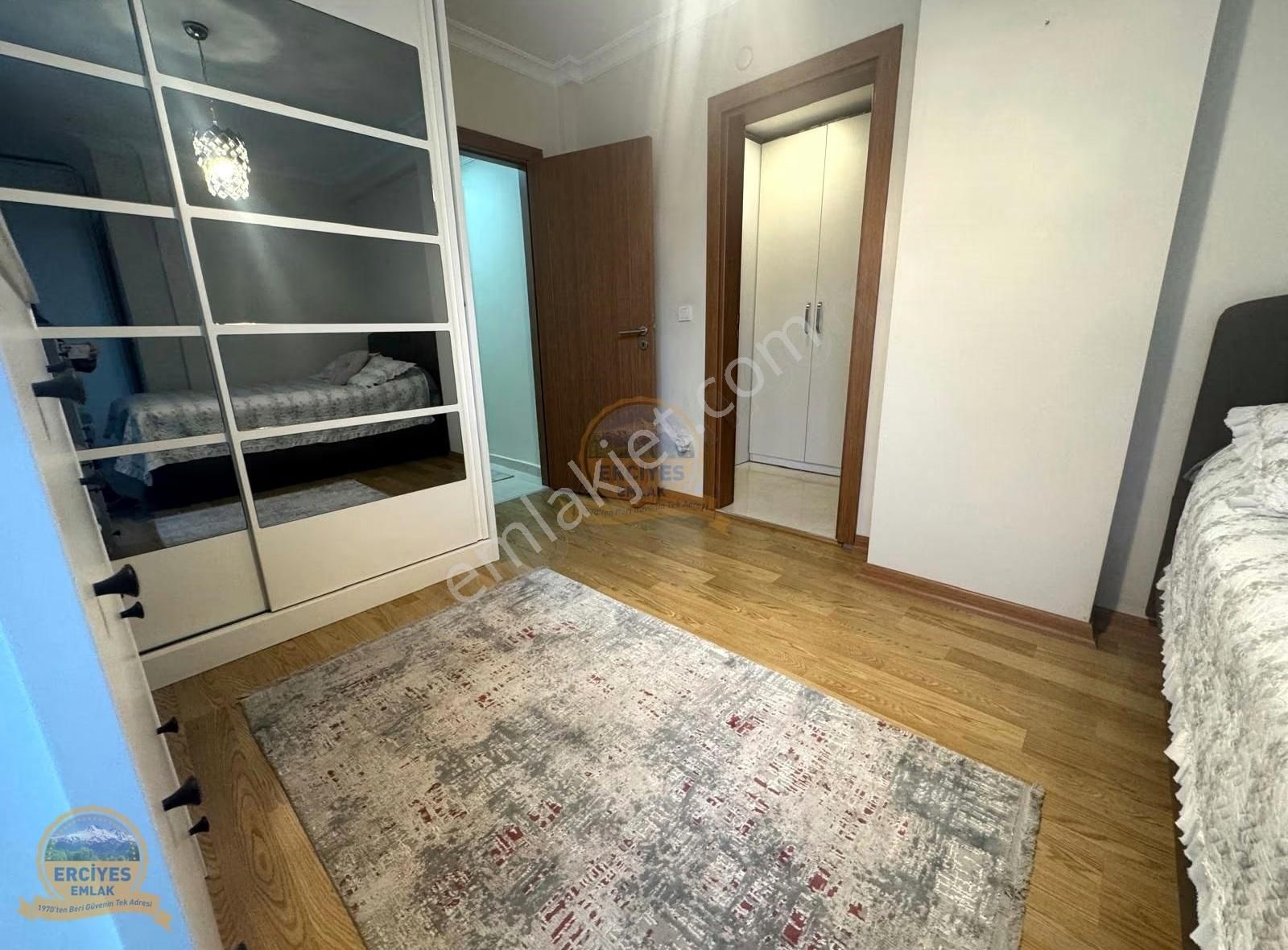 Erciyes'den Kozyatağı'nda Kombili 2+1 Balkonlu 5 Yaşında Binada - Görsel 17