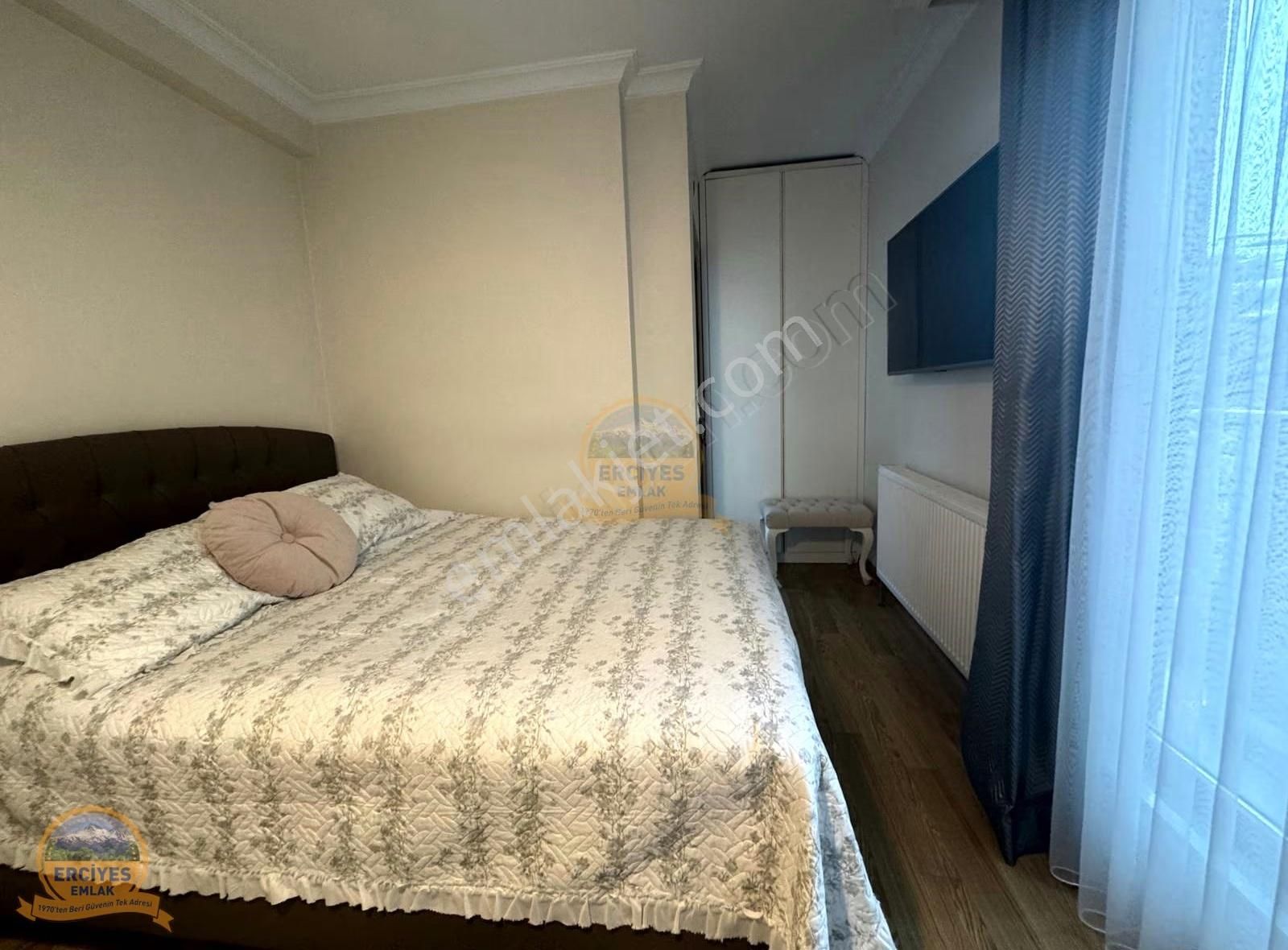 Erciyes'den Kozyatağı'nda Kombili 2+1 Balkonlu 5 Yaşında Binada - Görsel 2