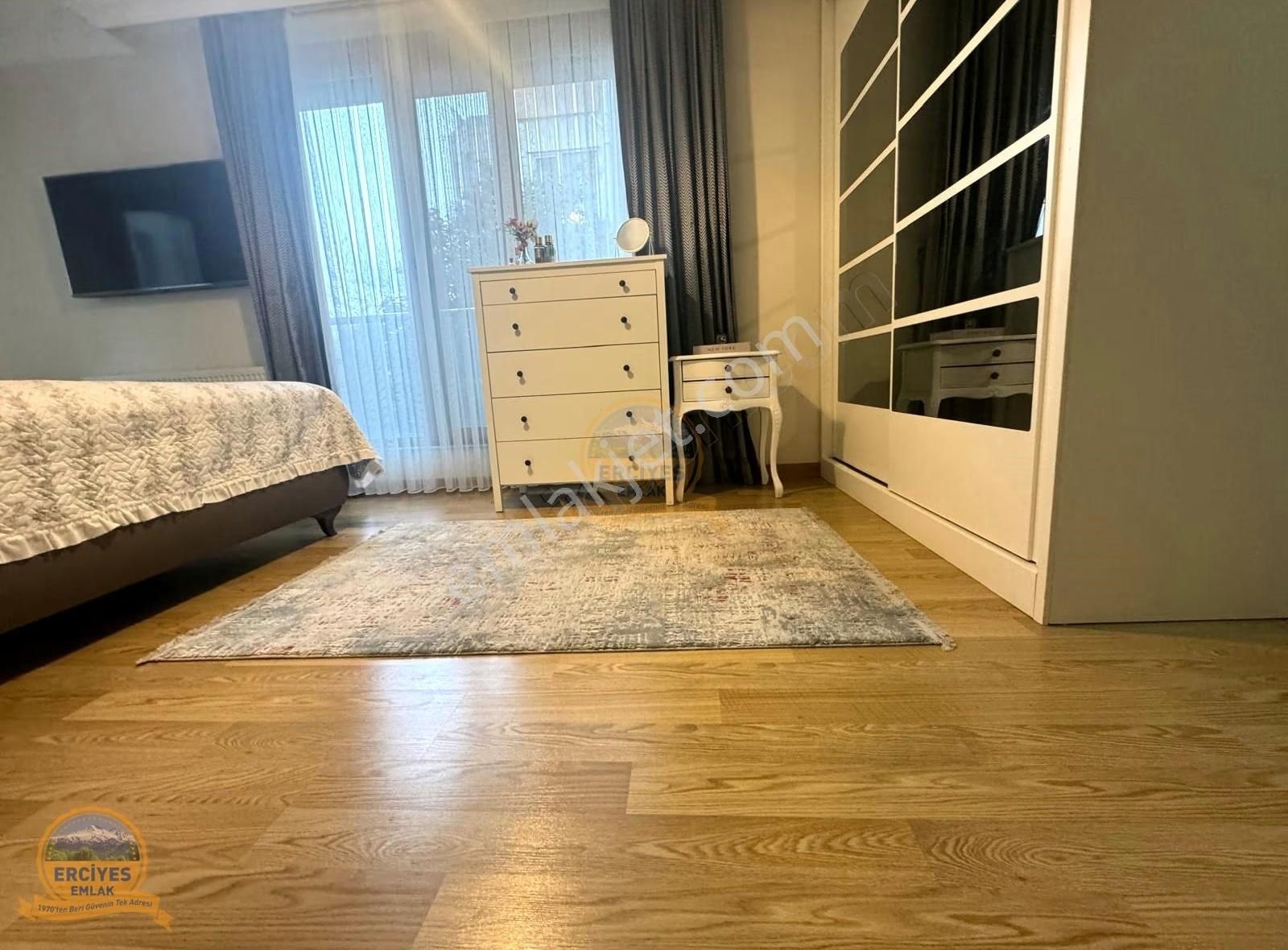 Erciyes'den Kozyatağı'nda Kombili 2+1 Balkonlu 5 Yaşında Binada - Görsel 10