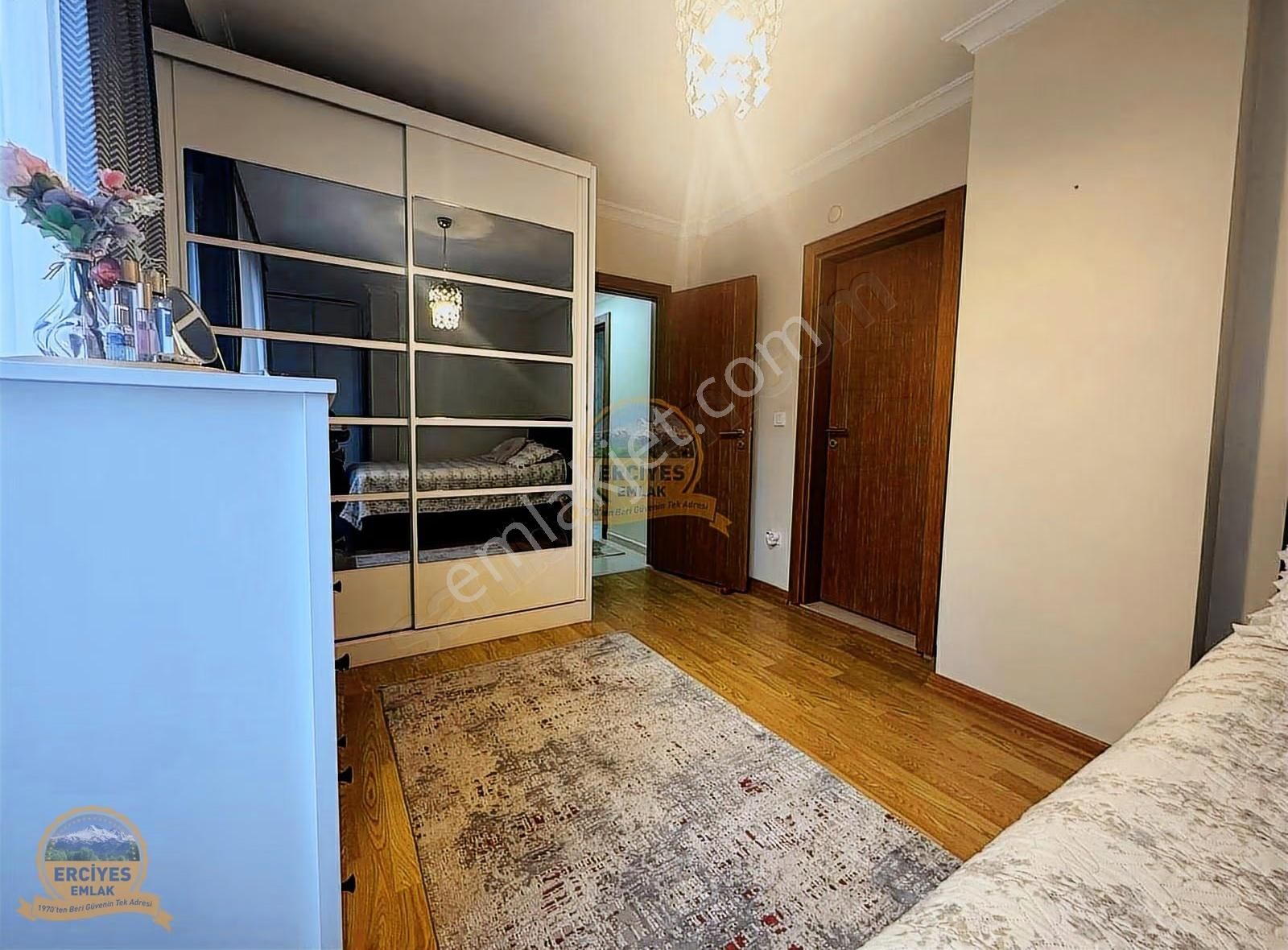 Erciyes'den Kozyatağı'nda Kombili 2+1 Balkonlu 5 Yaşında Binada - Görsel 11