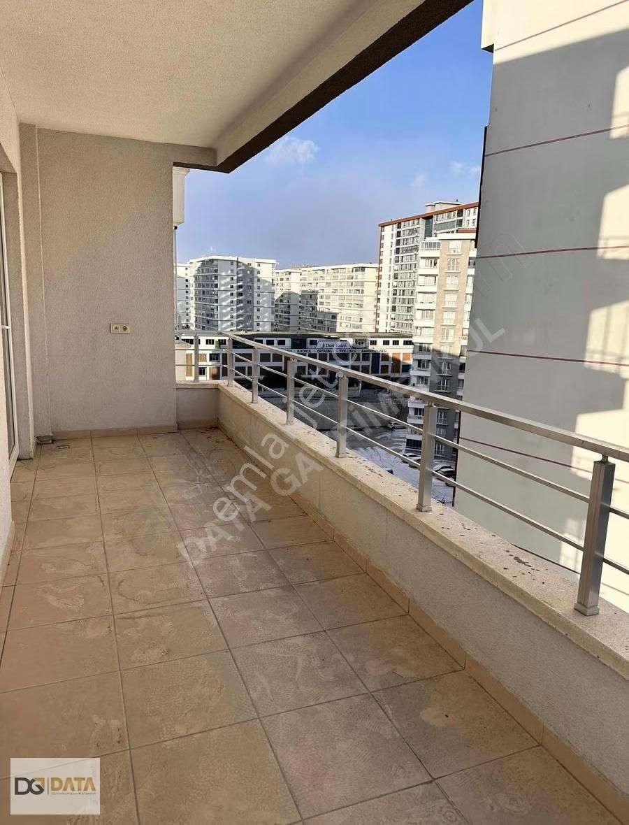Malazgirt 1071 Caddesi Üzerinde Ebeveyn Banyolu Geniş 2+1 Daire - Görsel 19