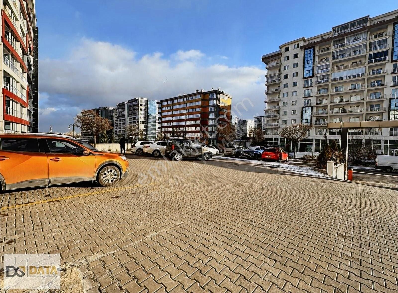 Malazgirt 1071 Caddesi Üzerinde Ebeveyn Banyolu Geniş 2+1 Daire - Görsel 20