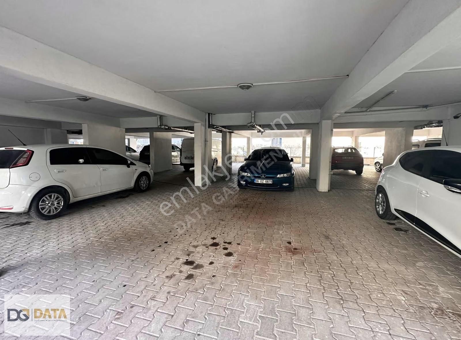 Malazgirt 1071 Caddesi Üzerinde Ebeveyn Banyolu Geniş 2+1 Daire - Görsel 21