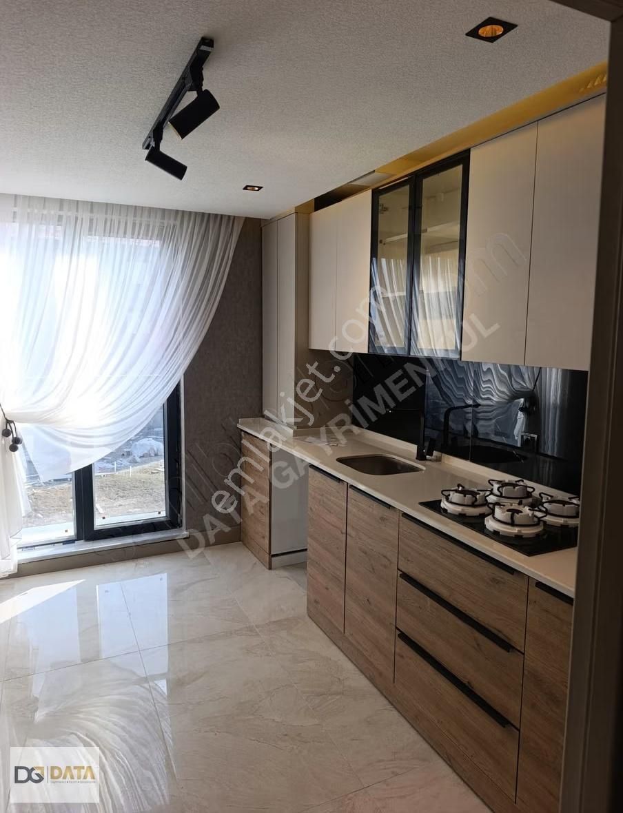 Data Dan Menderes Mahallesinde Sıfır 3+1 Daire