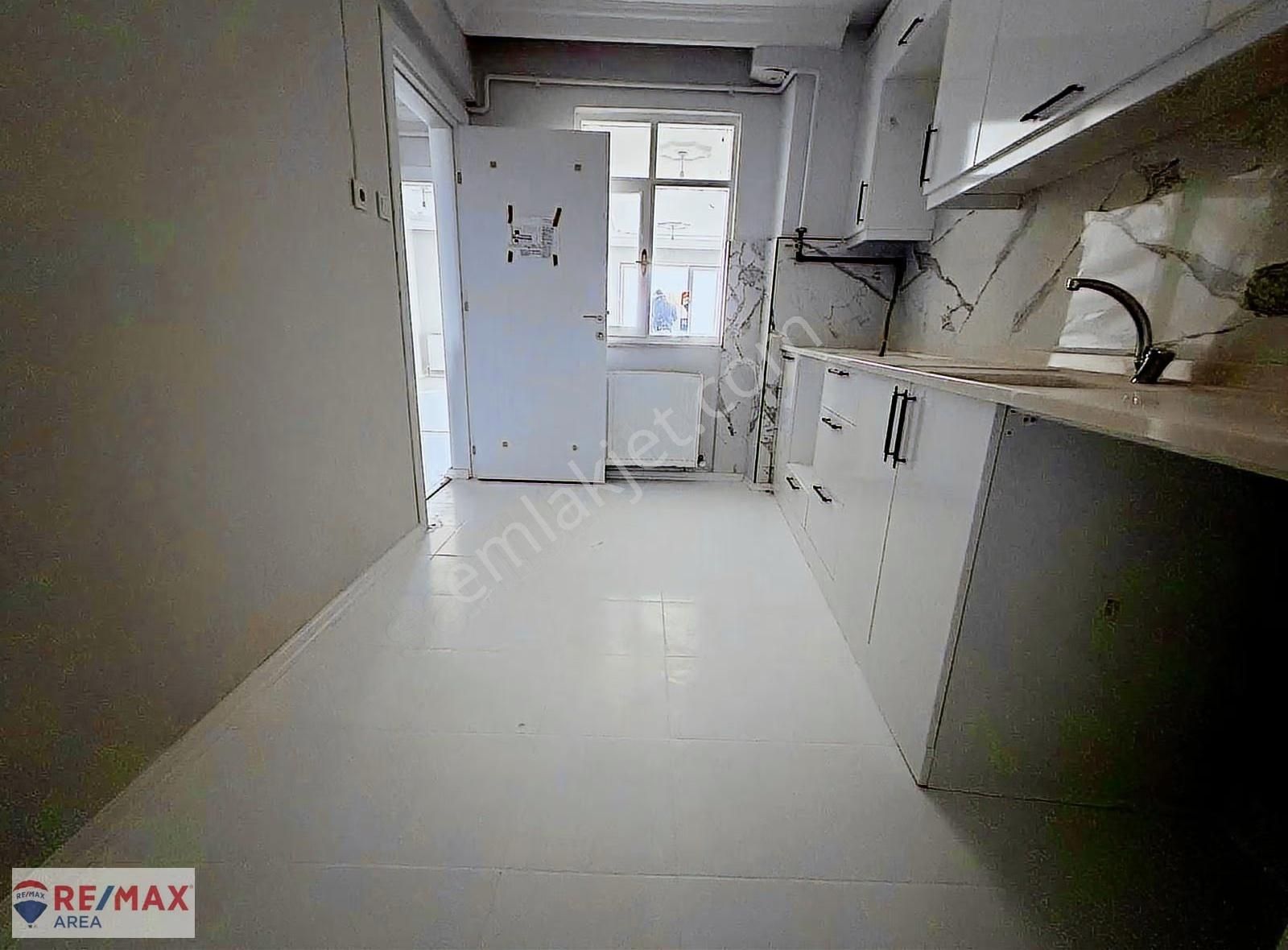 Remax Area Dan Karacabey Emir Sultanda 2+1 Kiralık Daire - Görsel 11