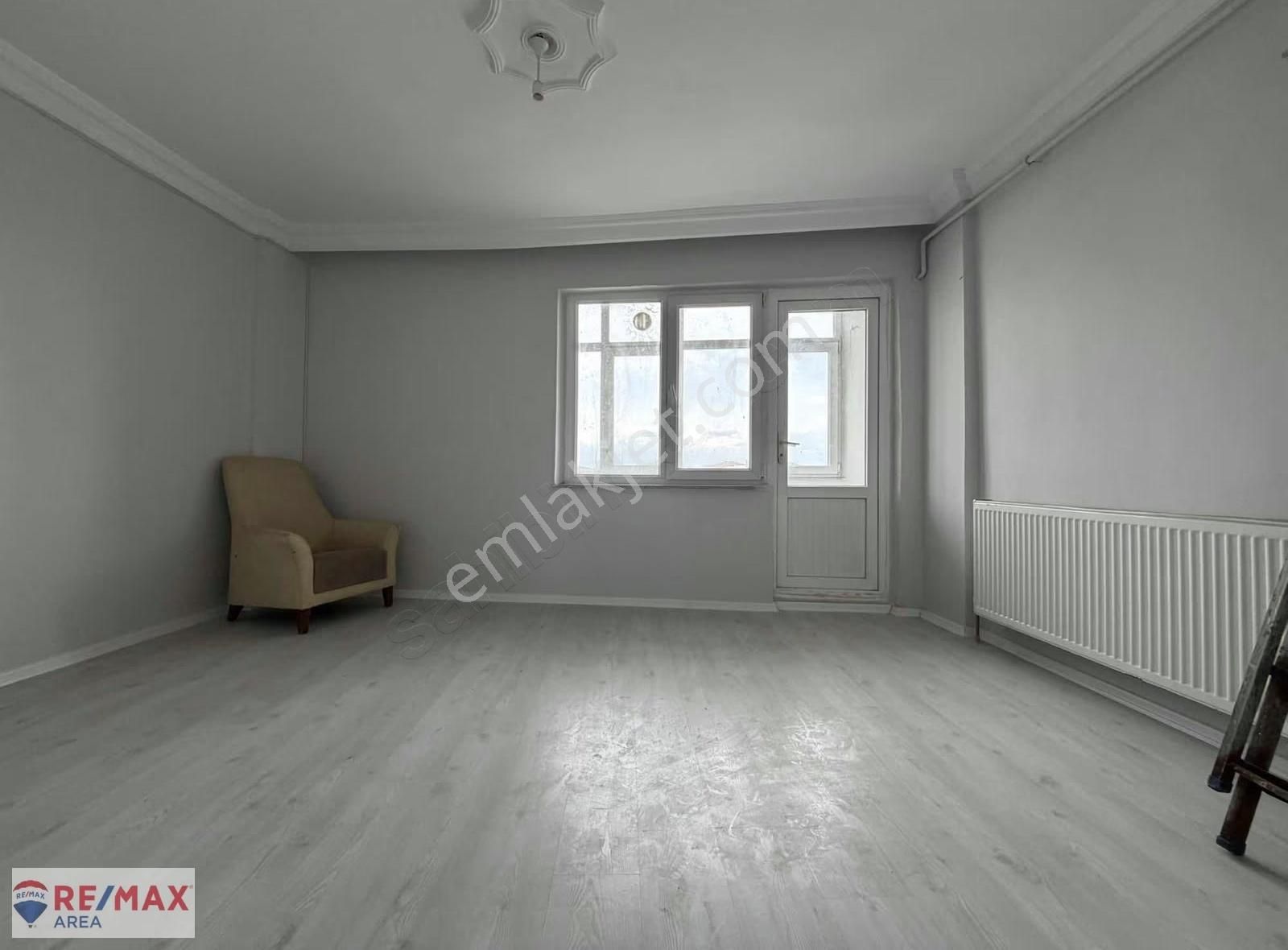 Remax Area Dan Karacabey Emir Sultanda 2+1 Kiralık Daire - Görsel 9