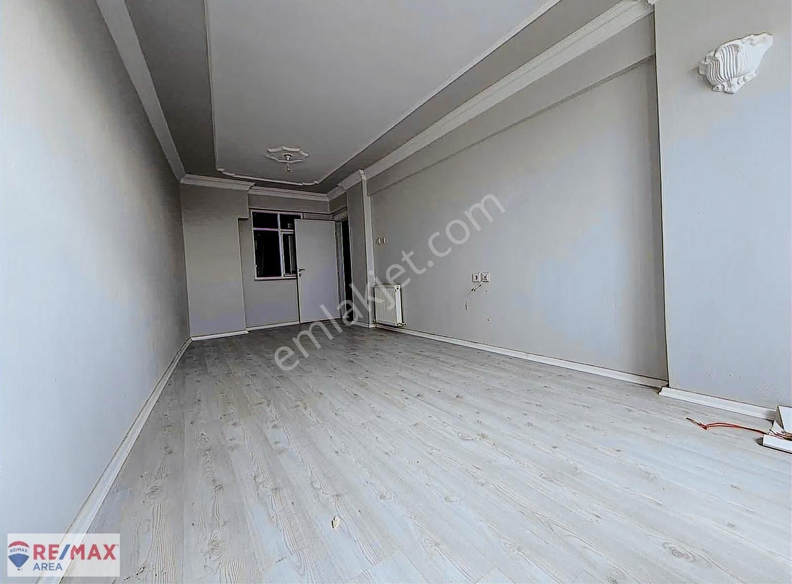 Remax Area Dan Karacabey Emir Sultanda 2+1 Kiralık Daire - Görsel 17