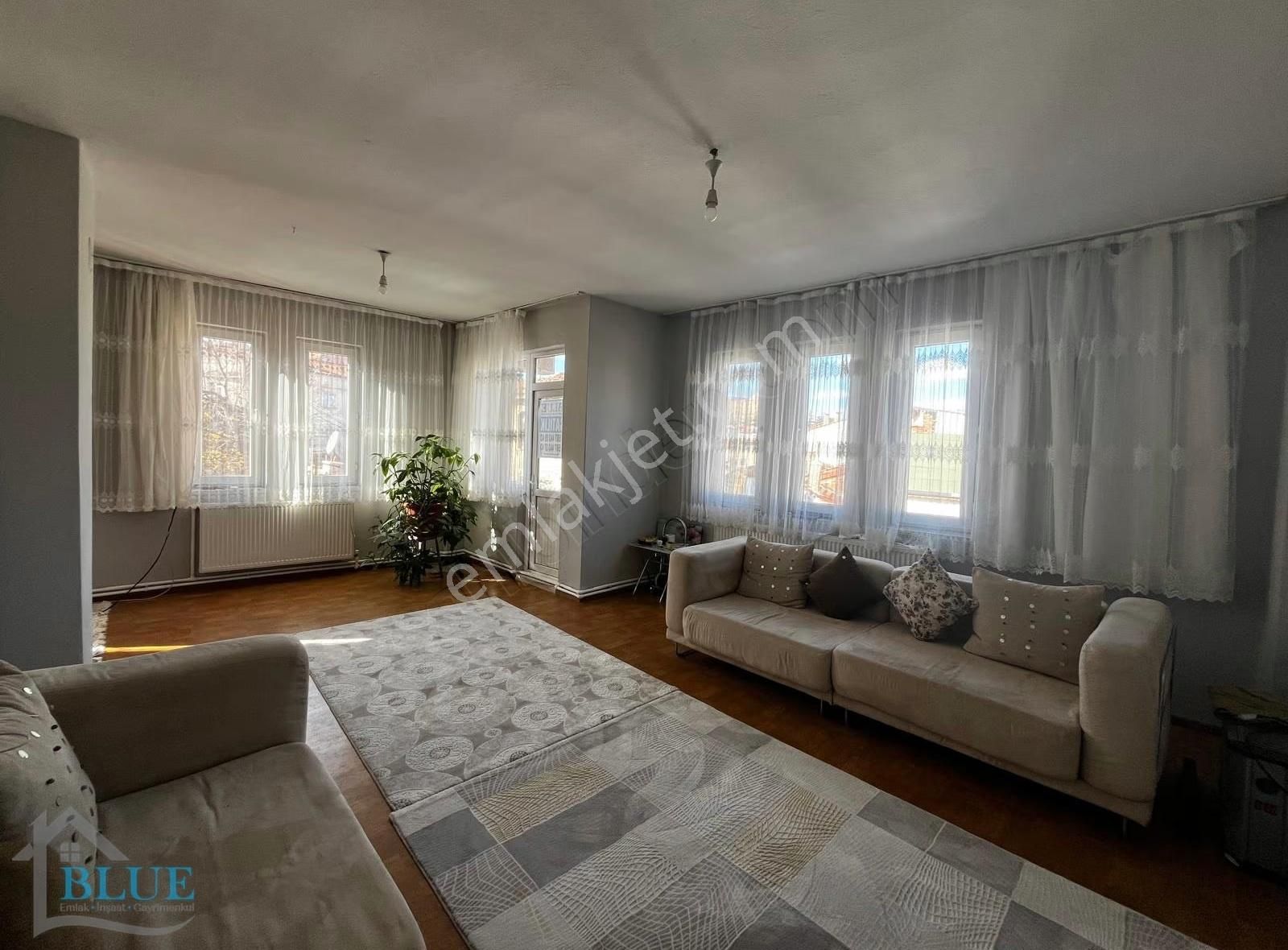 Blue Emlak'tan İstiklal Mahallesi Geniş 3+1 Satılık Daire