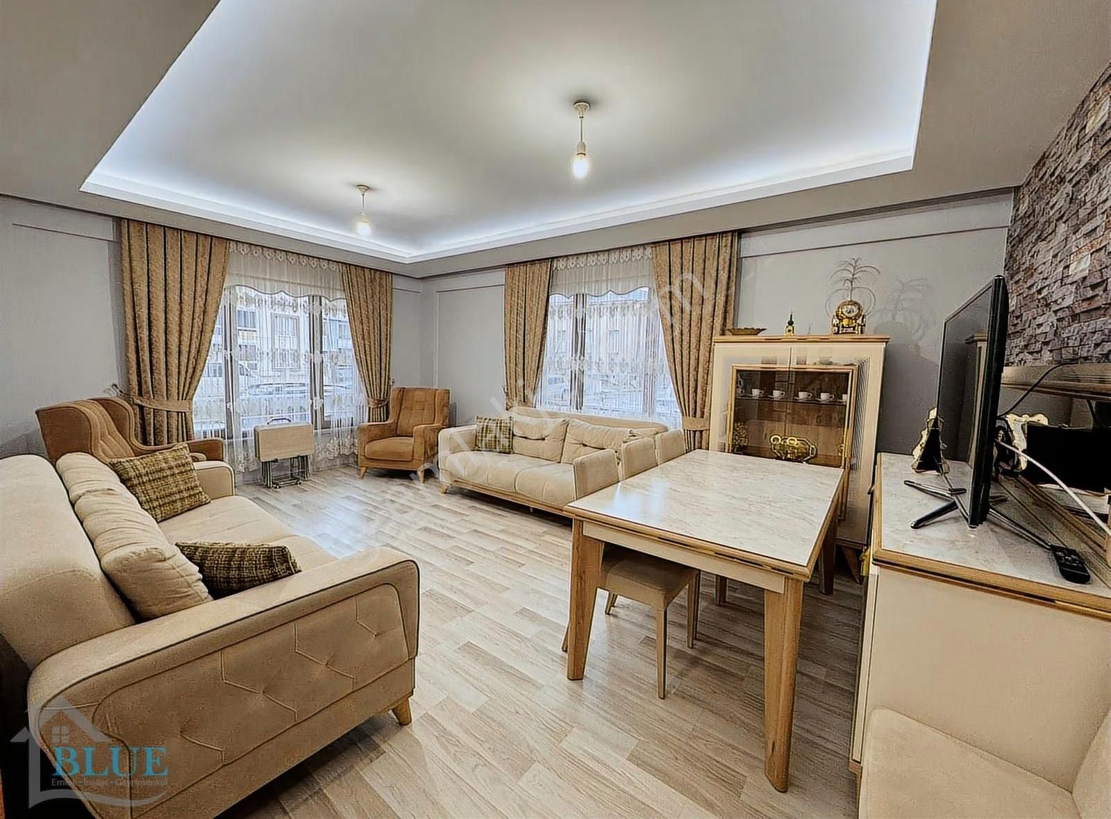 Blue Emlak'tan Muhteşem Konumlu Satılık 3+1 Daire