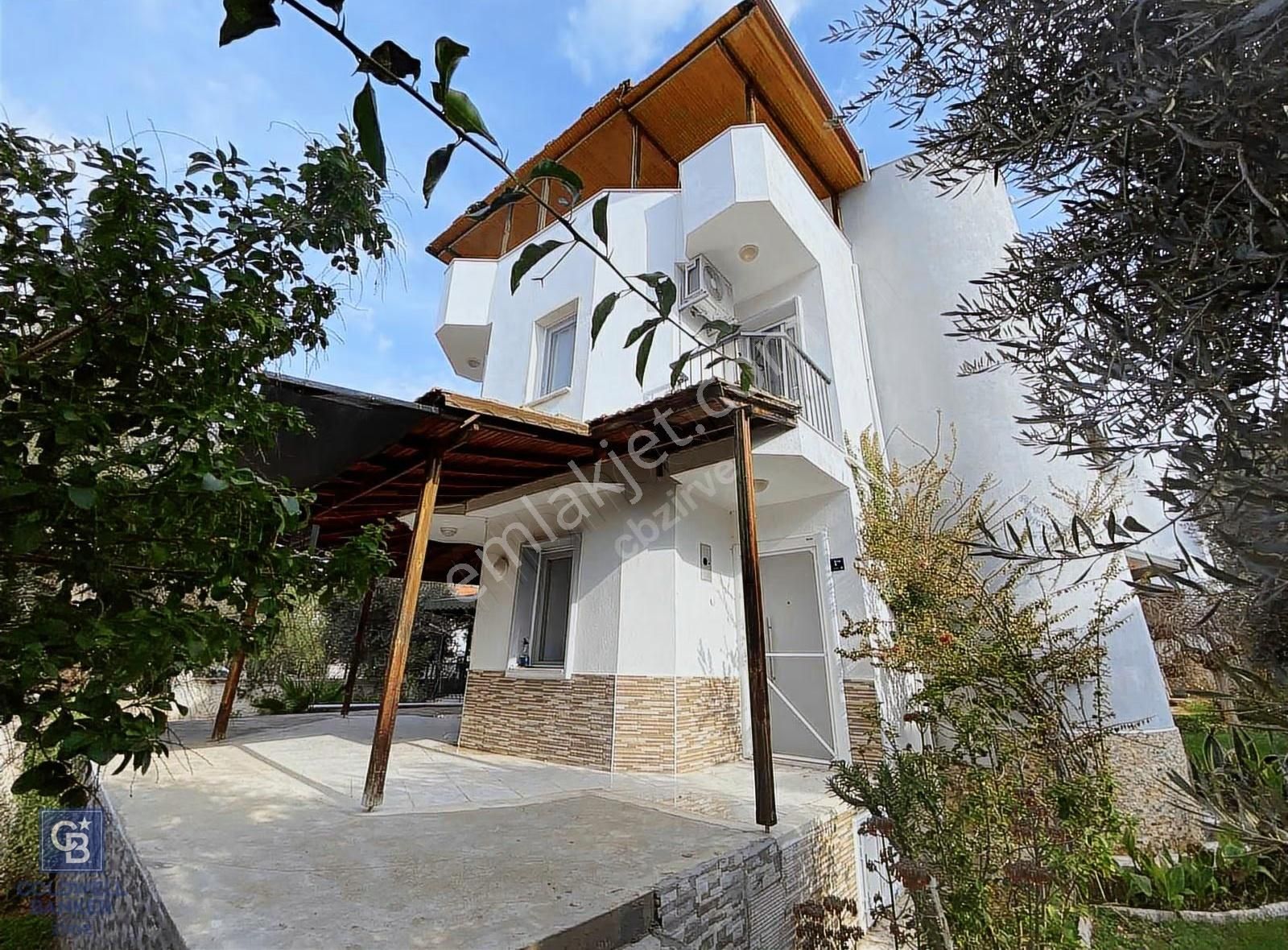 Didim Akbük'te Denize Yakın Köşe Konumda Villa - Görsel 18