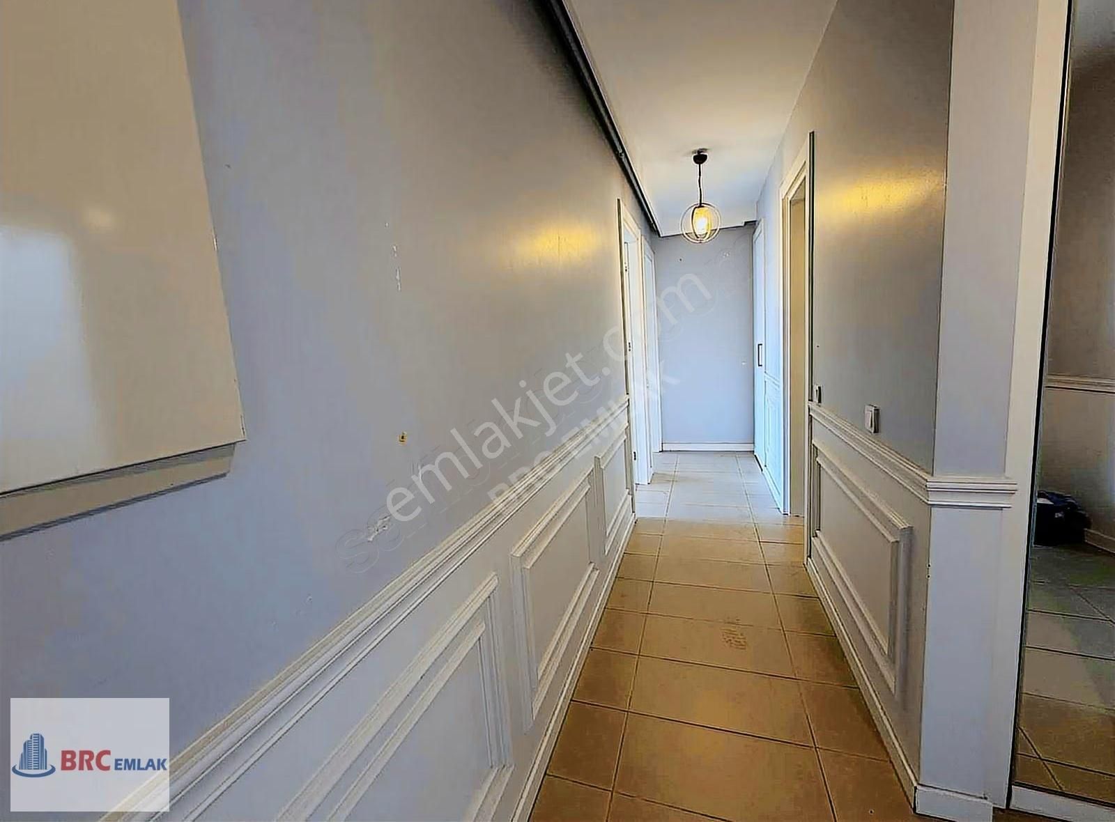 Atakent İstanbul Longe 2 Sitesinde Ara Kat Bakımlı Büyük 2+1 - Görsel 3