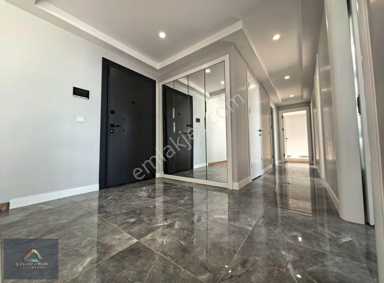 Siltaş Panorama Deniz Manzaralı 3,5+1 Geniş Balkonlu 170 M²