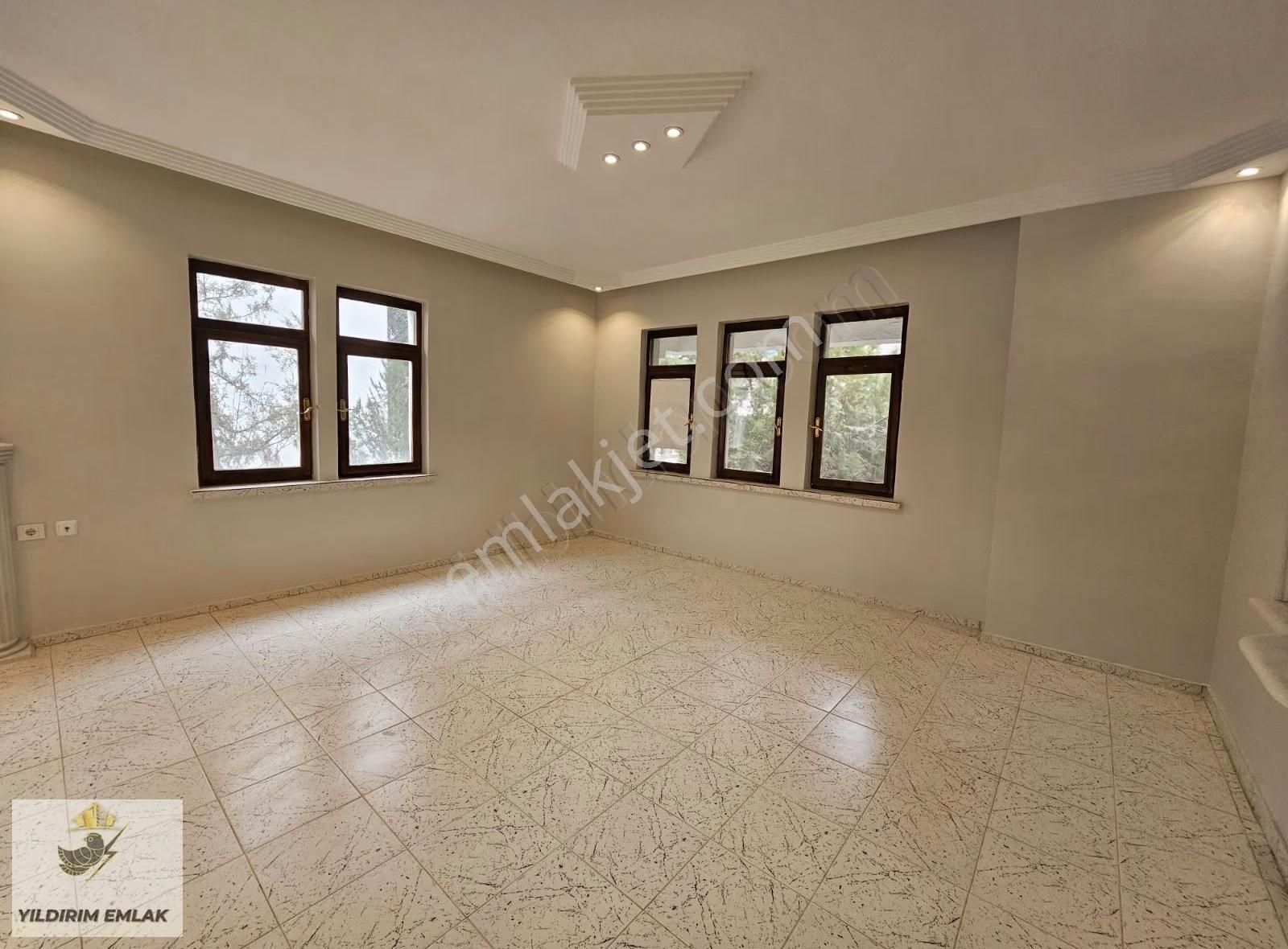 Yıldırım Emlak'tan Fatihte Site İçi Komple Yenilenmiş Daire - Görsel 8