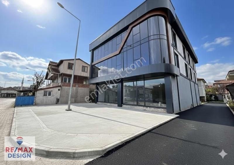 Serdivan Ana Cadde Üzerinde Satılık 2+1 Ticari Ofis