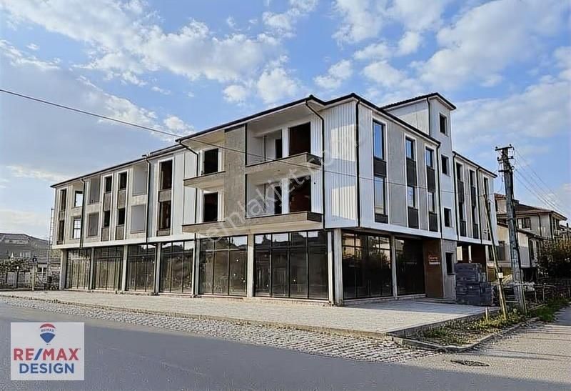 Sakarya Yeni Atatürk Stadı Yakını Kiralık 1.000m2 Dükkan