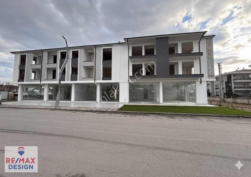 Sakarya Yeni Atatürk Stadı Yakını Kiralık 1.000m2 Dükkan - Görsel 6