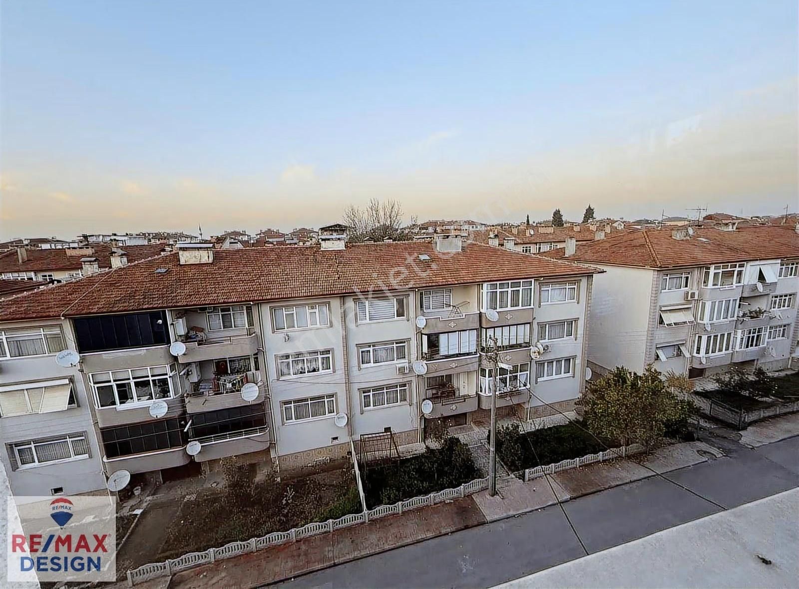 Erenler Yaptaş Bloklarında Kiralık 3+1daire Remax Desıgn - Görsel 11