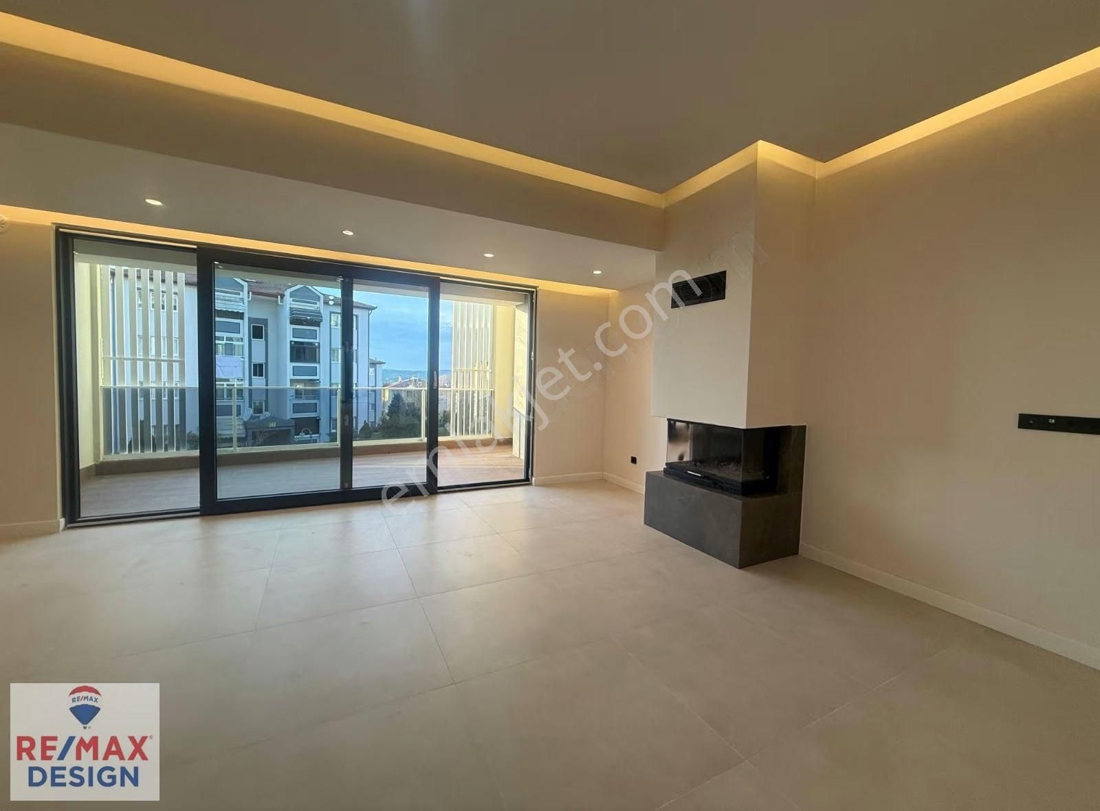 Sakarya'da Satılık Villa Sıfır Manzaralı Lüks 4+1 Remax Design - Görsel 3