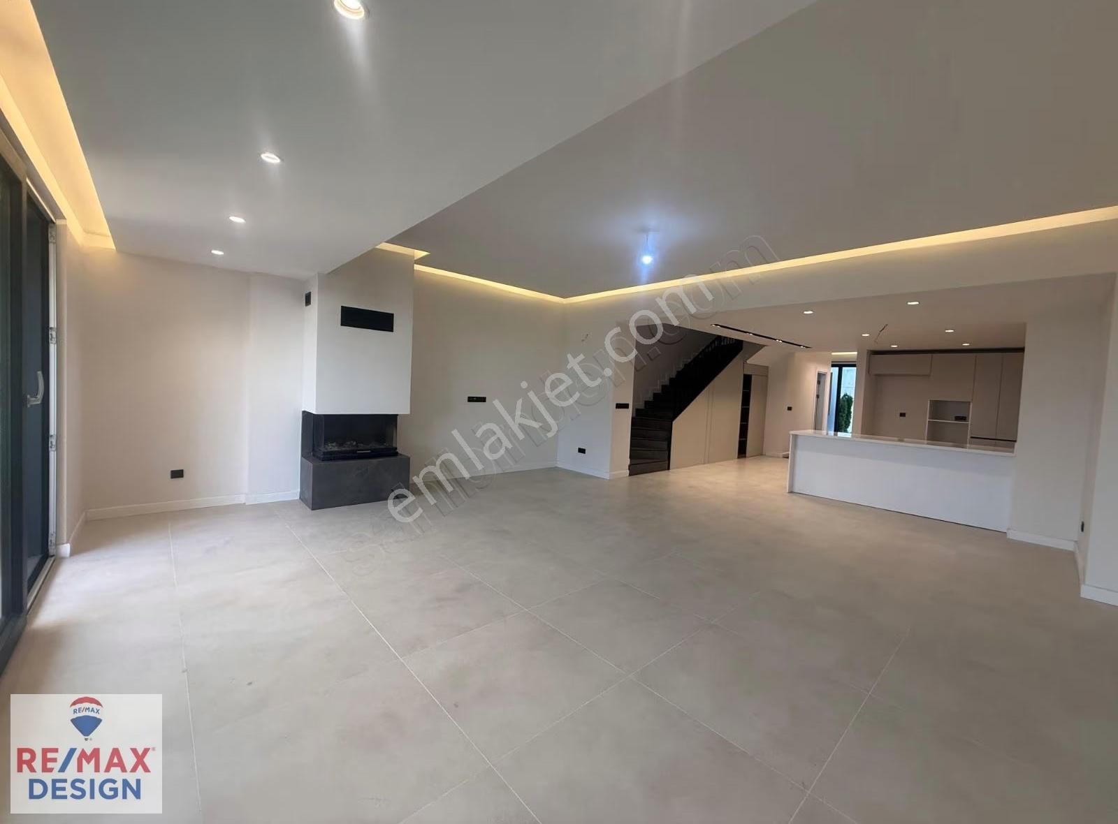 Sakarya'da Satılık Villa Sıfır Manzaralı Lüks 4+1 Remax Design - Görsel 32