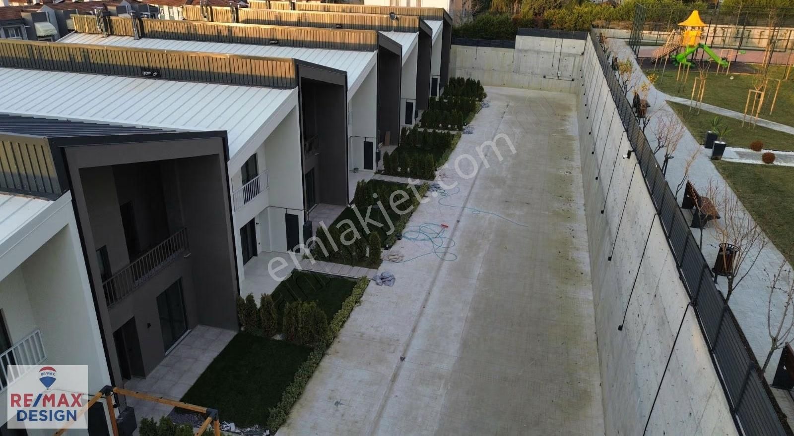 Sakarya'da Satılık Villa Sıfır Manzaralı Lüks 4+1 Remax Design - Görsel 4