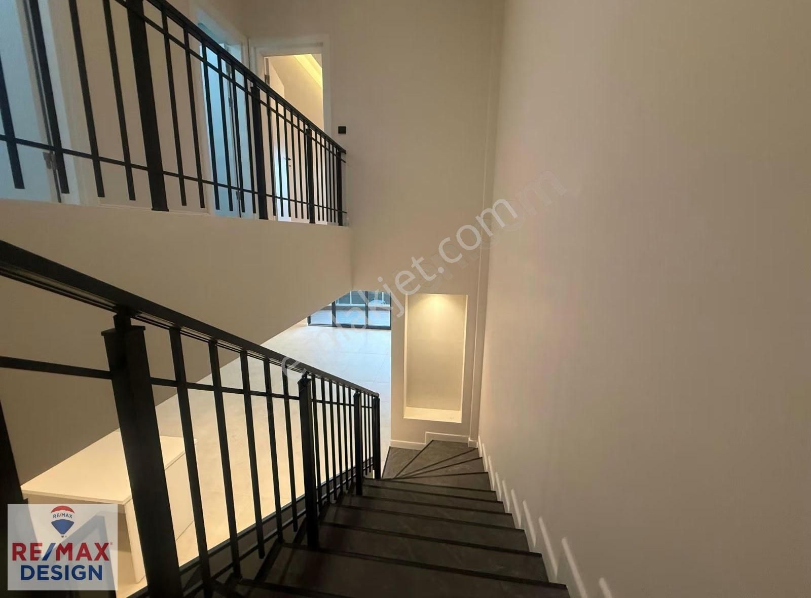 Sakarya'da Satılık Villa Sıfır Manzaralı Lüks 4+1 Remax Design - Görsel 7