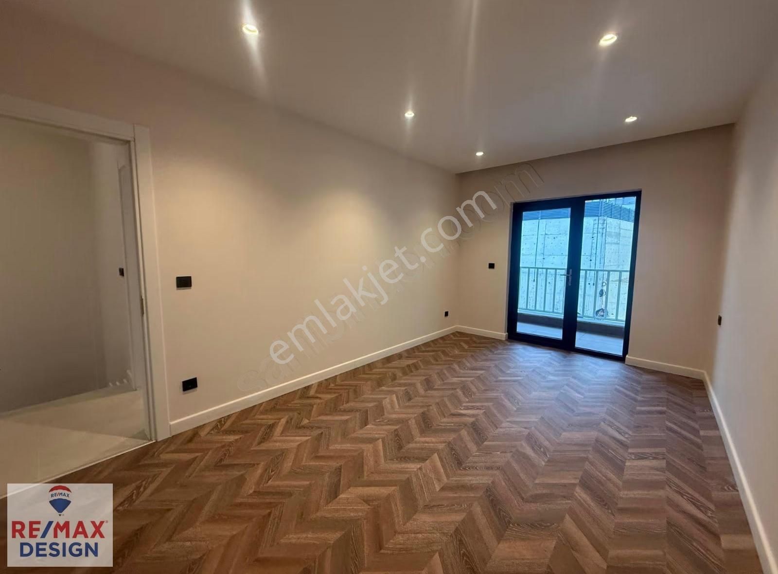 Sakarya'da Satılık Villa Sıfır Manzaralı Lüks 4+1 Remax Design - Görsel 22