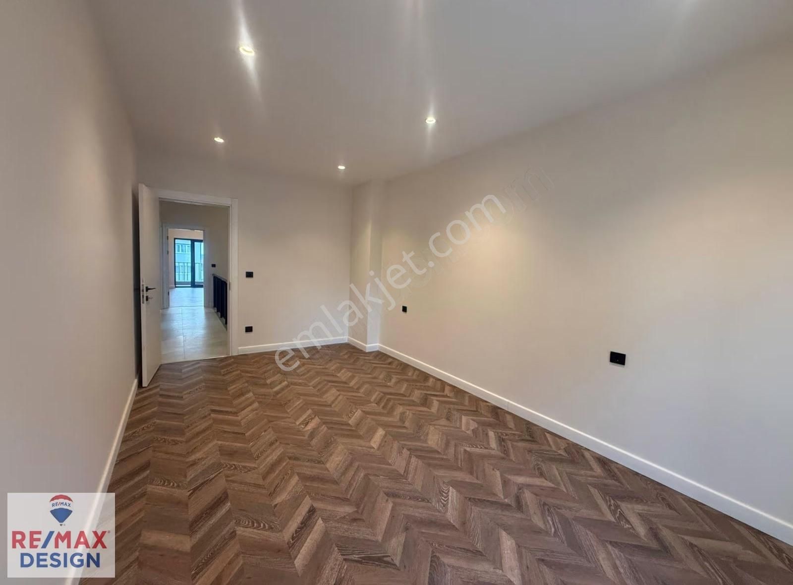 Sakarya'da Satılık Villa Sıfır Manzaralı Lüks 4+1 Remax Design - Görsel 19