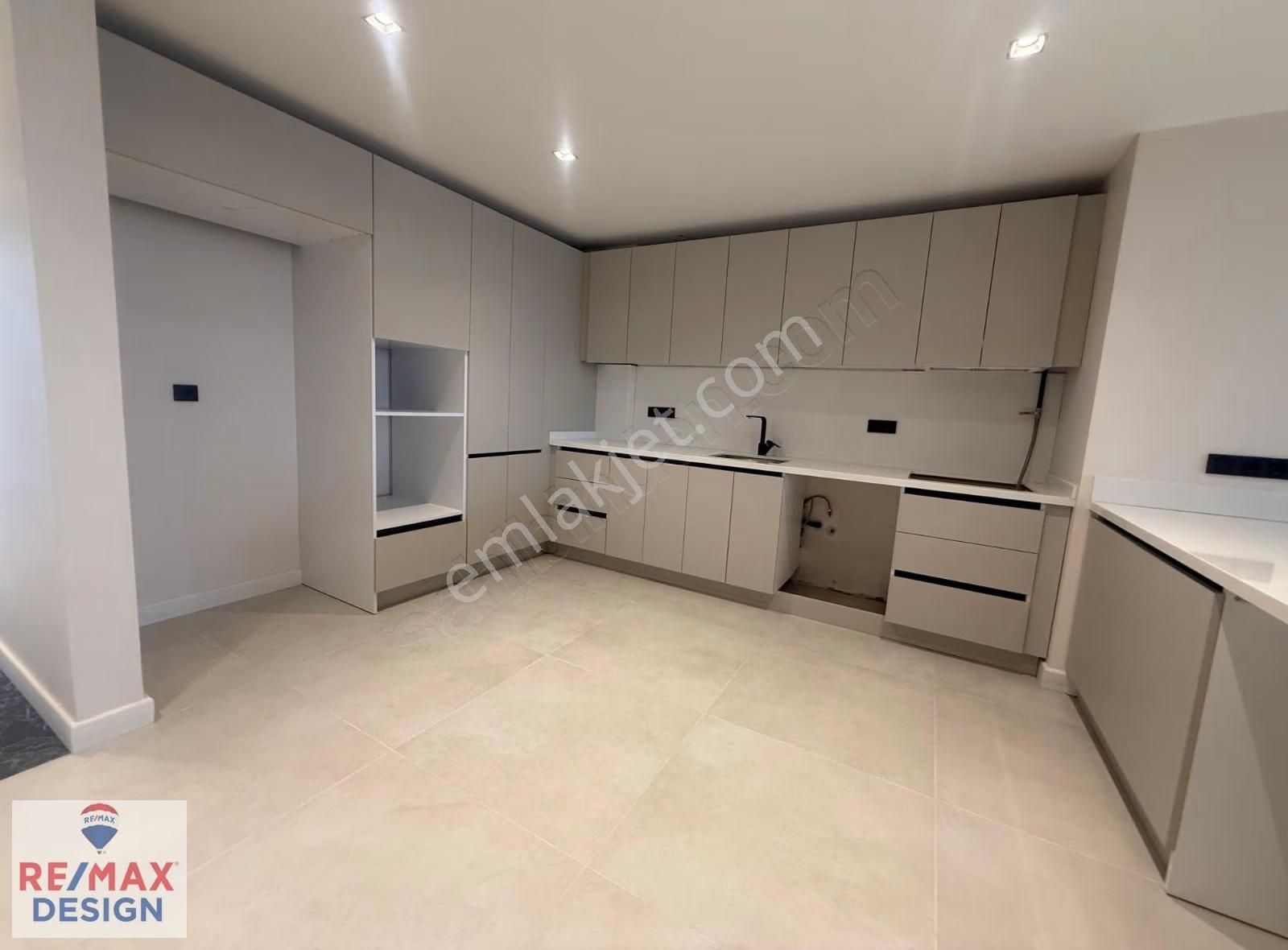 Sakarya'da Satılık Villa Sıfır Manzaralı Lüks 4+1 Remax Design - Görsel 29