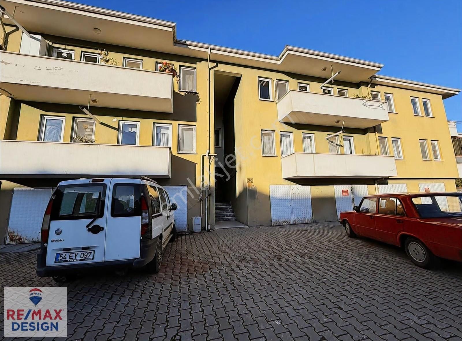 Erenler Masalpark Yanında Garajlı 3+1 Satılık Daire Remax Design - Görsel 2