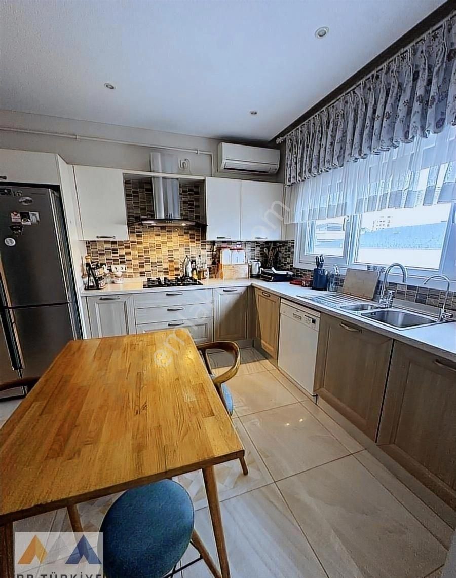 Taşmektep Sokakta Genç Binada 8. Kat 190 M² Kiralık 4+1 - Görsel 10