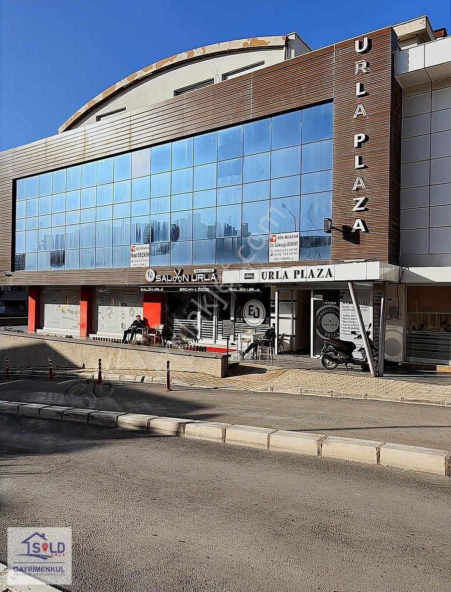 Urla Plaza İş Hanı' Nda Kiralık İş Yeri
