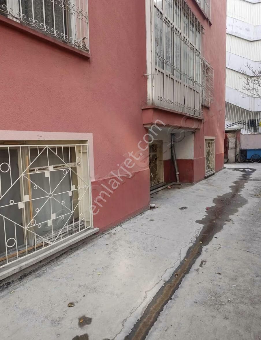 İhsaniye Mah. 3+1 Zemin Kat Satılık - Görsel 15