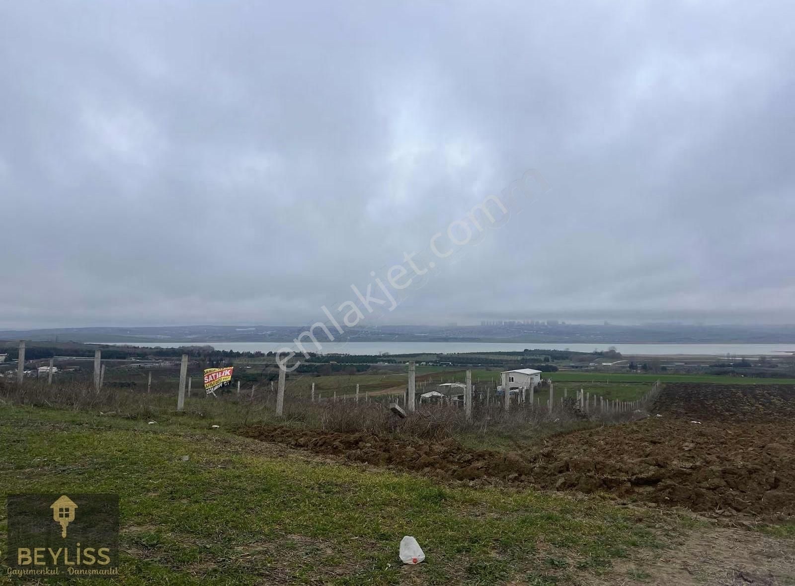 Büyükçekmece Hürriyet'te Göl Manzaralı Yatırım Fırsatı - Görsel 4