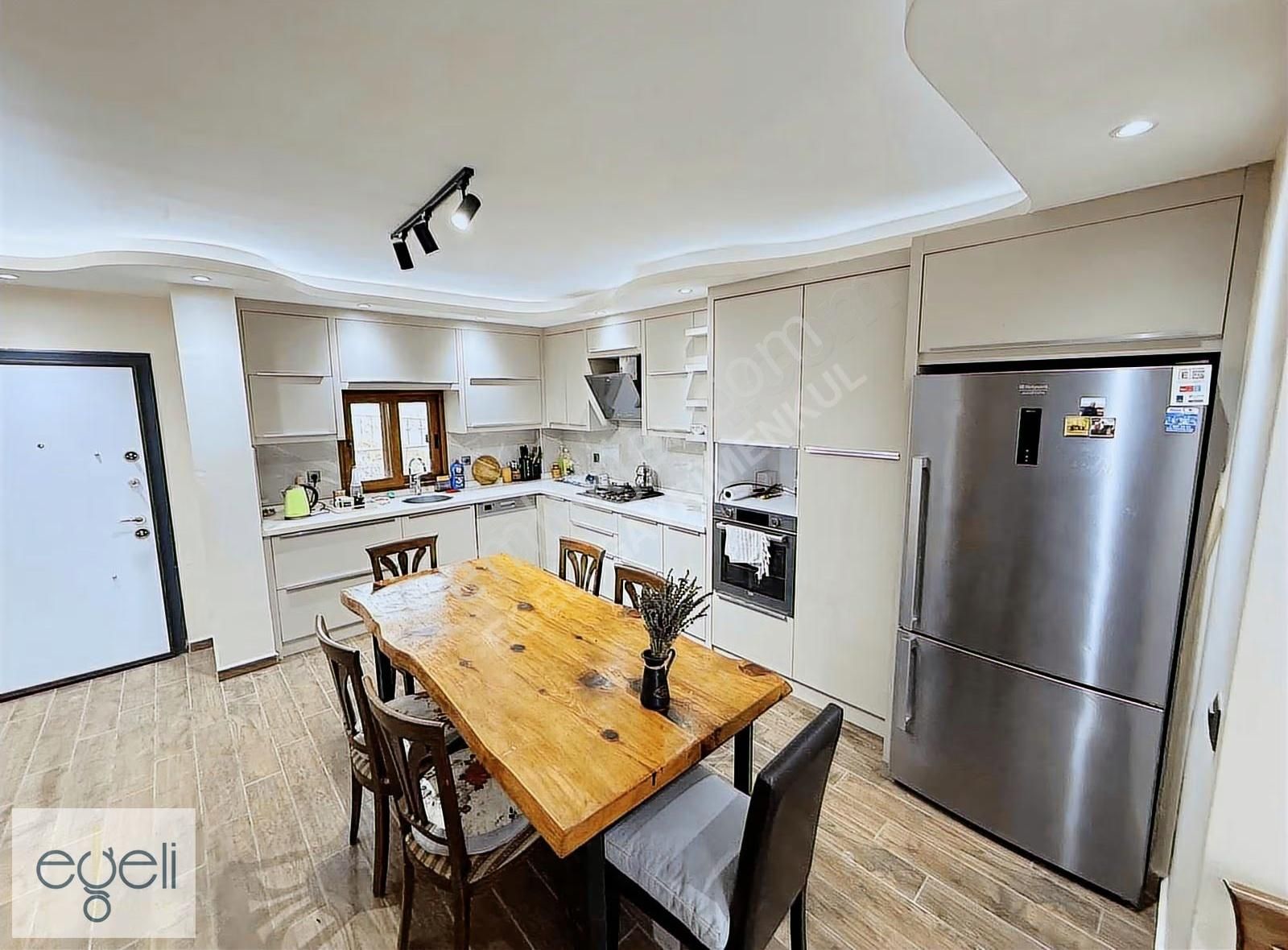 Acilll Deniz Manzaralı Satılık 5+1 Triblex Yazlık - Görsel 2