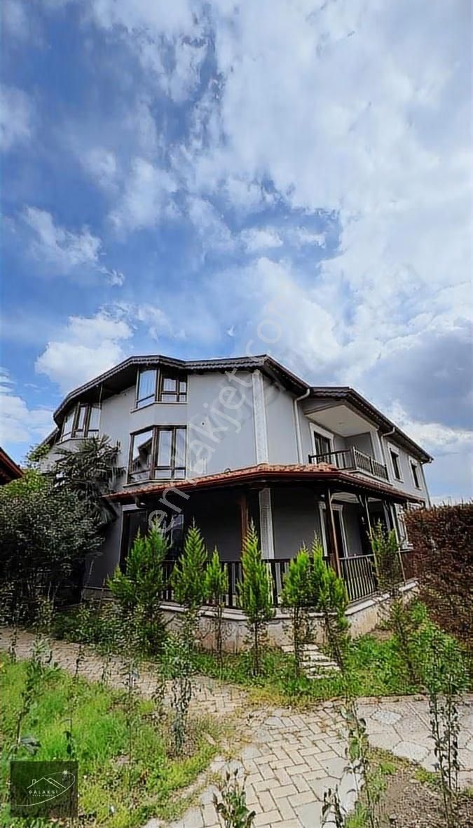 Galaksi Gayrimenkulden 6+1 Serdivanın En İyi Lokasyonunda Villa - Görsel 15