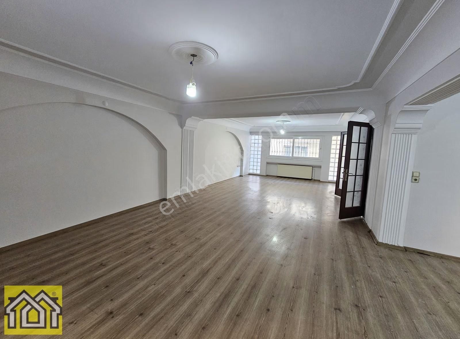 Korutürk Mah. Caddeye Yakın 4+1 350m2 Müstakil Hesaplı Villa - Görsel 18