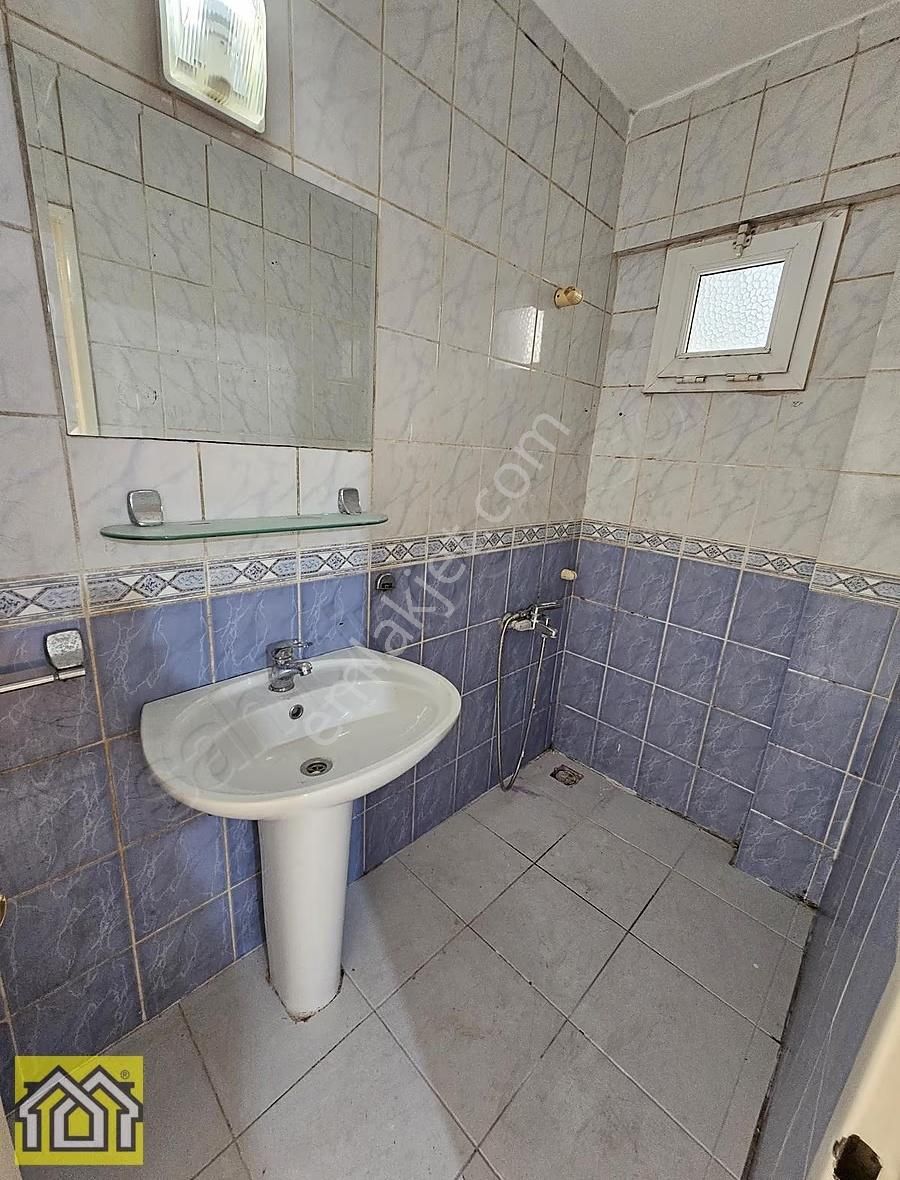 Korutürk Mah. Caddeye Yakın 4+1 350m2 Müstakil Hesaplı Villa - Görsel 9