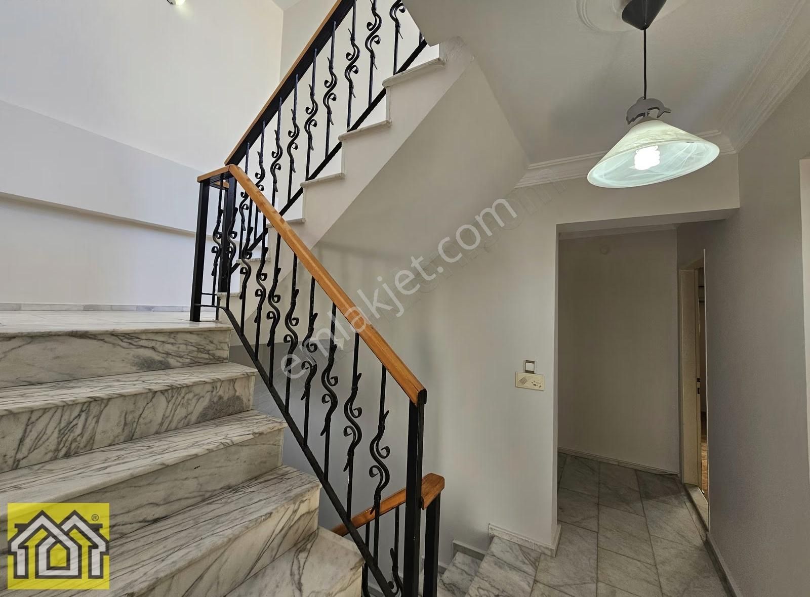 Korutürk Mah. Caddeye Yakın 4+1 350m2 Müstakil Hesaplı Villa - Görsel 24