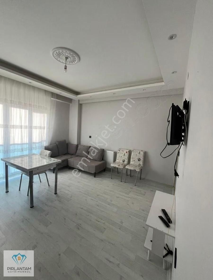 Nef Yanında Fırsat Eşyalı Satılık 1+1 Daire