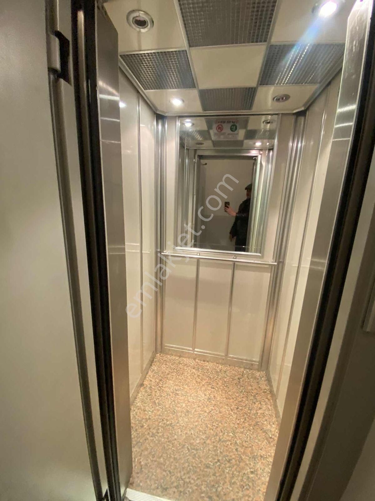 Metroya Çok Yakın 2+1 Yeni Bina 90 M2 Full Masrf. Ön Cephe - Görsel 4