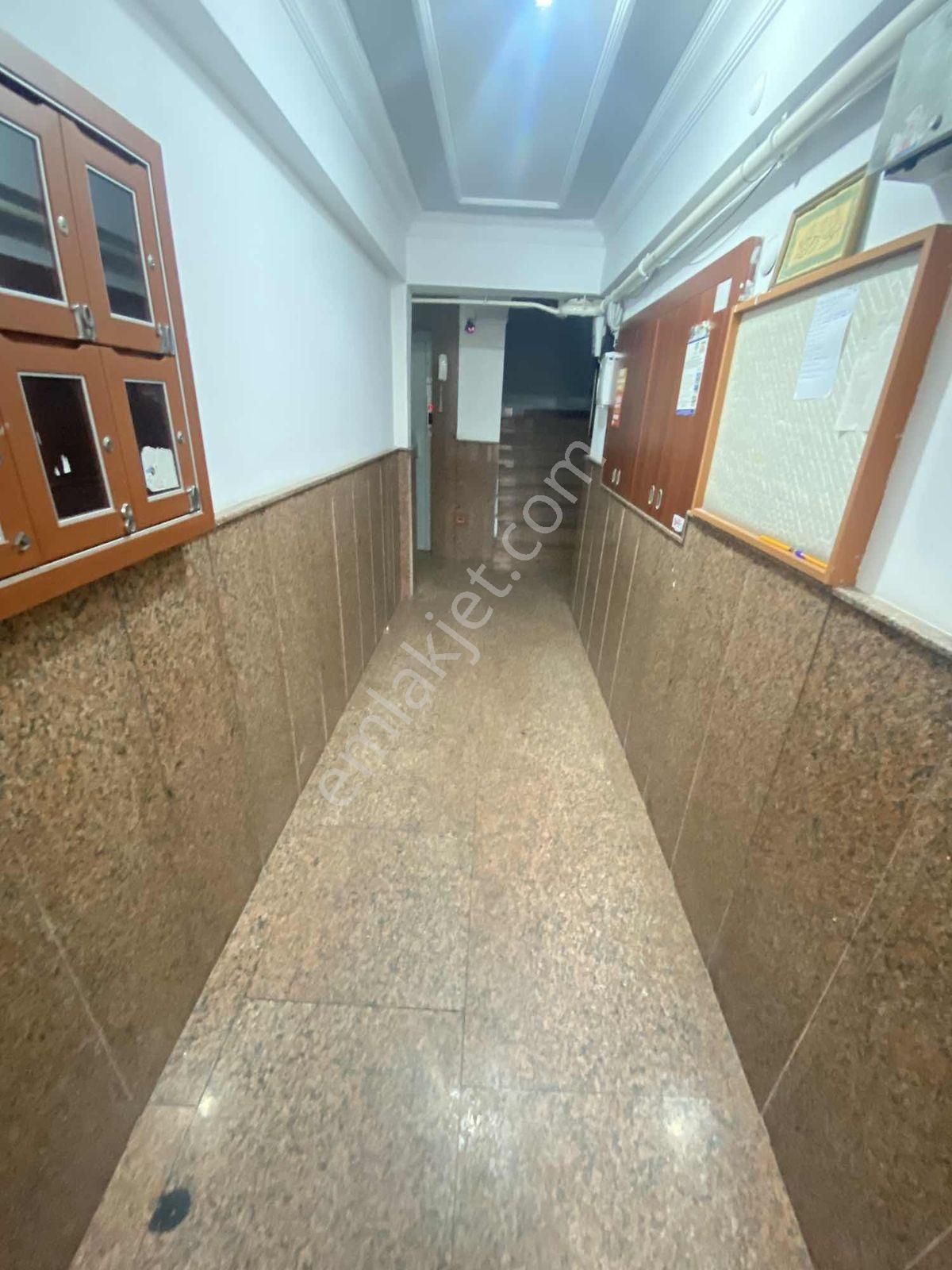 Metroya Çok Yakın 2+1 Yeni Bina 90 M2 Full Masrf. Ön Cephe - Görsel 2