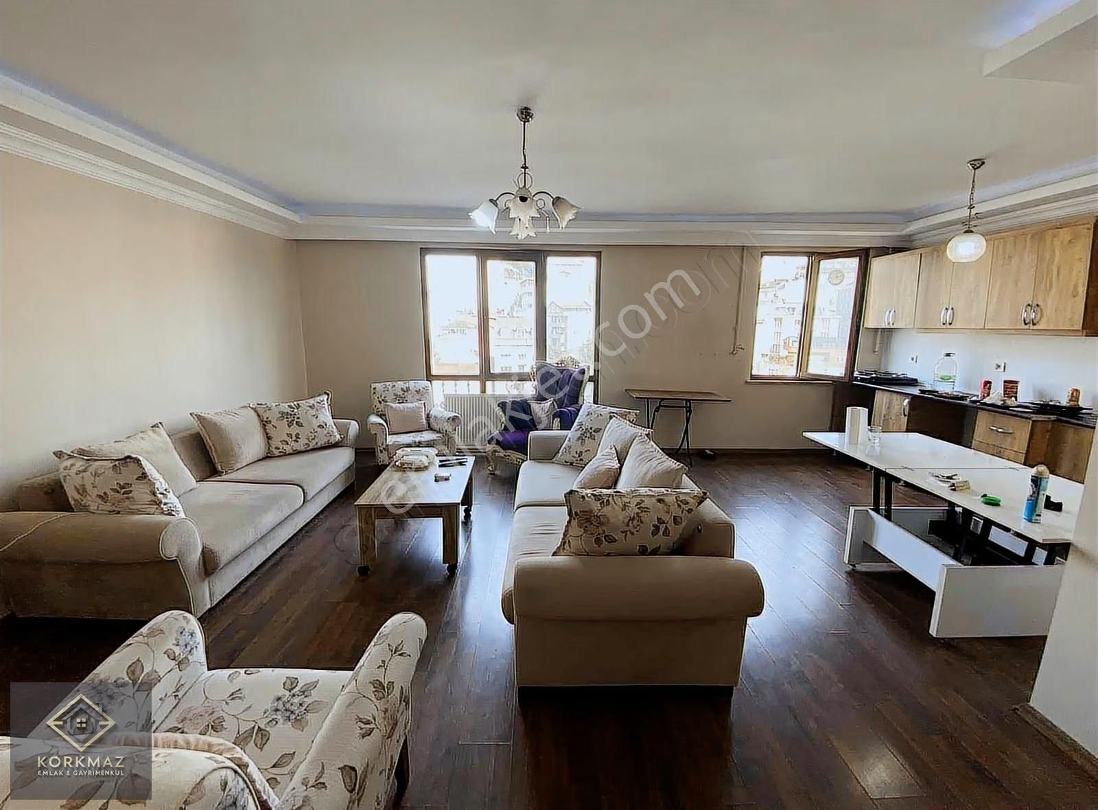 Şişli Mecidiyeköy Mah Otoparklı Site İçinde Güzel Konumda 2+1